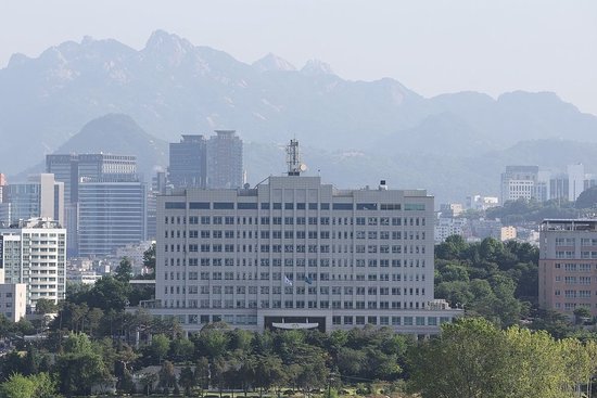 重(✨)回青瓦台 复苏经济 弥合社会裂痕 韩国新总统有哪些执政计划？
